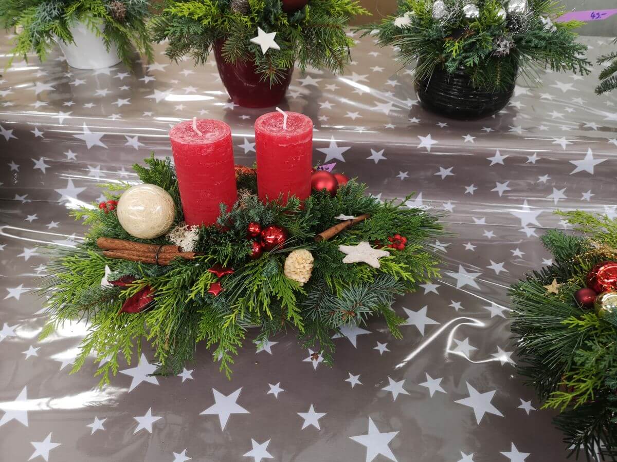 Gärtnerei Egli, Topfpflanzen, Schnittblumen, Unterhalt, Überwinterung Adventsgesteck