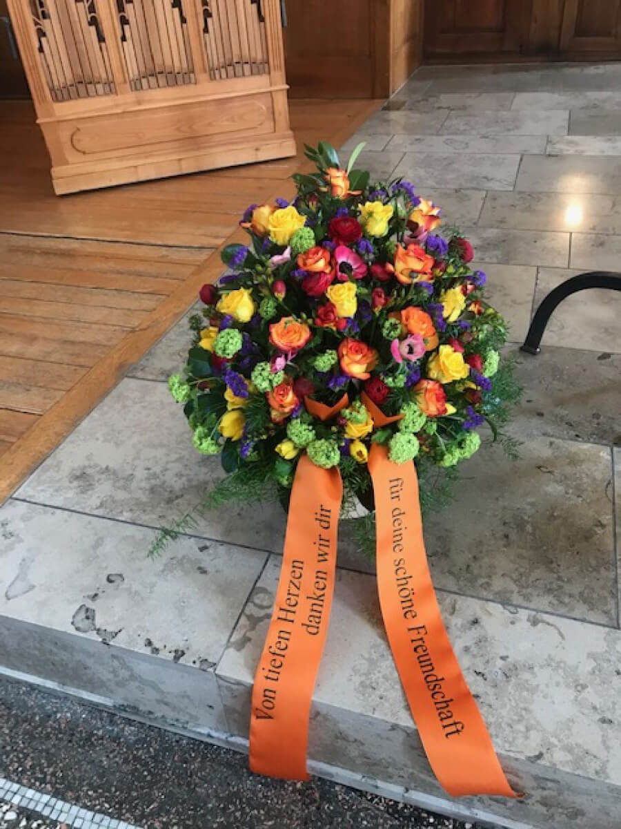 Gärtnerei Egli, Topfpflanzen, Schnittblumen, Unterhalt, Überwinterung Trauerblumen